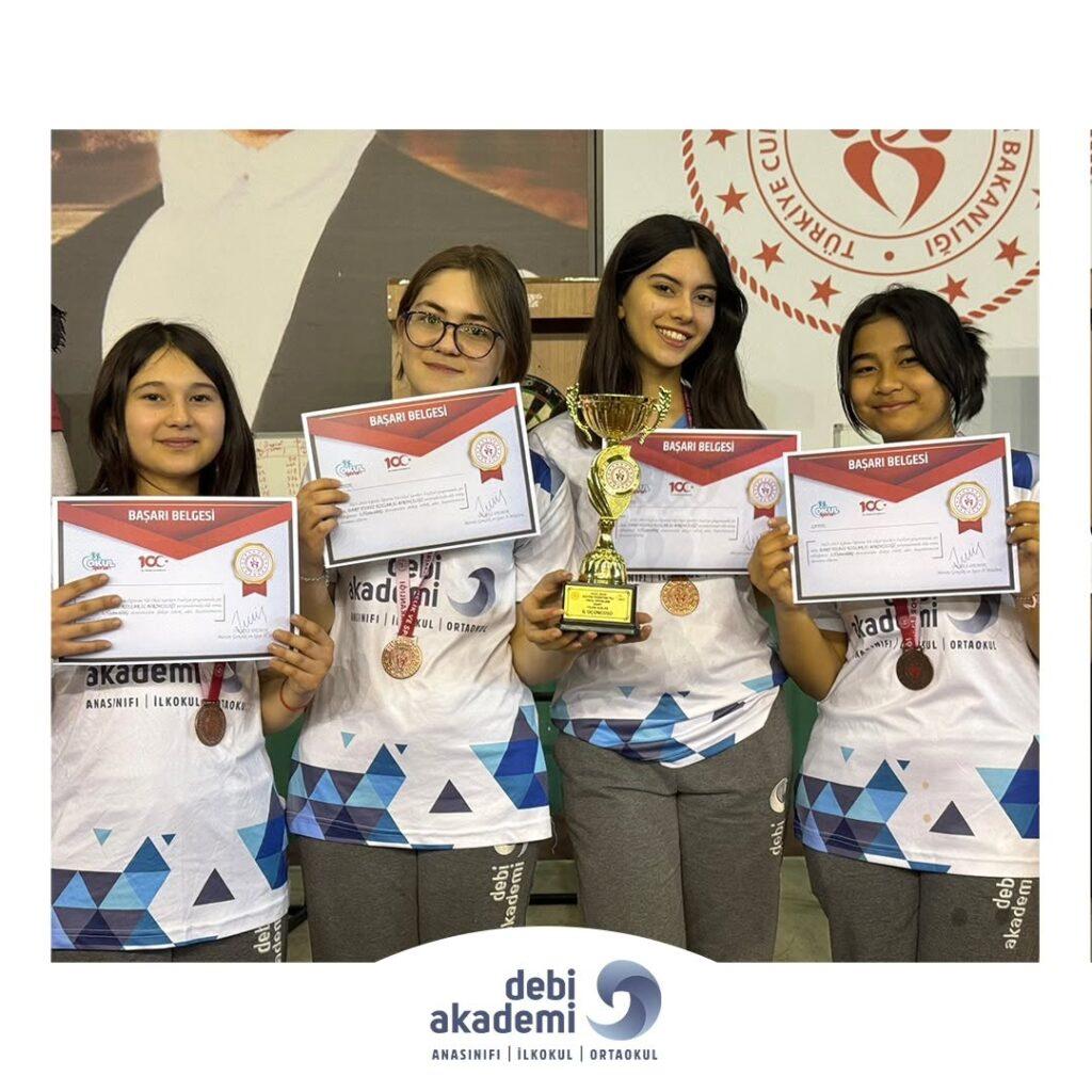 Yıldız Kızlar Dart Mahalli Müsabakalarında İl Üçüncülüğü